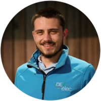 IDEA ELEC - equipe - entreprise electricite generale_employe 1_rond - Grande